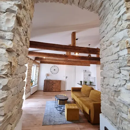 Bialy Kruk Vis-a-vis Jasnej Gory 5b Appartement Częstochowa