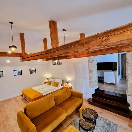 Bialy Kruk Vis-a-vis Jasnej Gory 5b Appartement