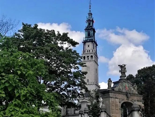 Bialy Kruk Vis-a-vis Jasnej Gory 5b Apartmán Čenstochová