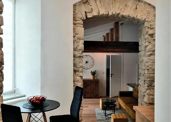 Bialy Kruk Vis-a-vis Jasnej Gory 5b *