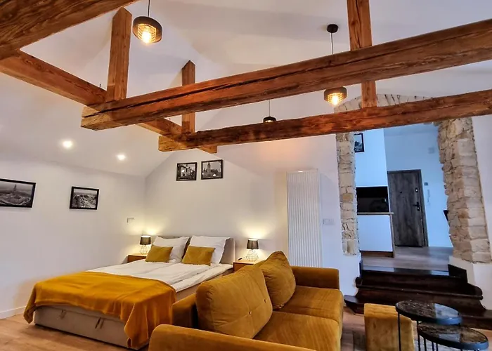 Bialy Kruk Vis-a-vis Jasnej Gory 5b