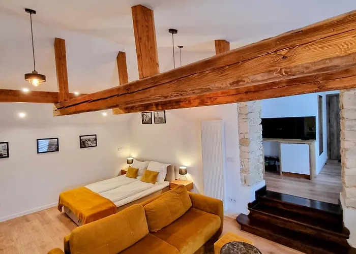 Bialy Kruk Vis-a-vis Jasnej Gory 5b Appartement